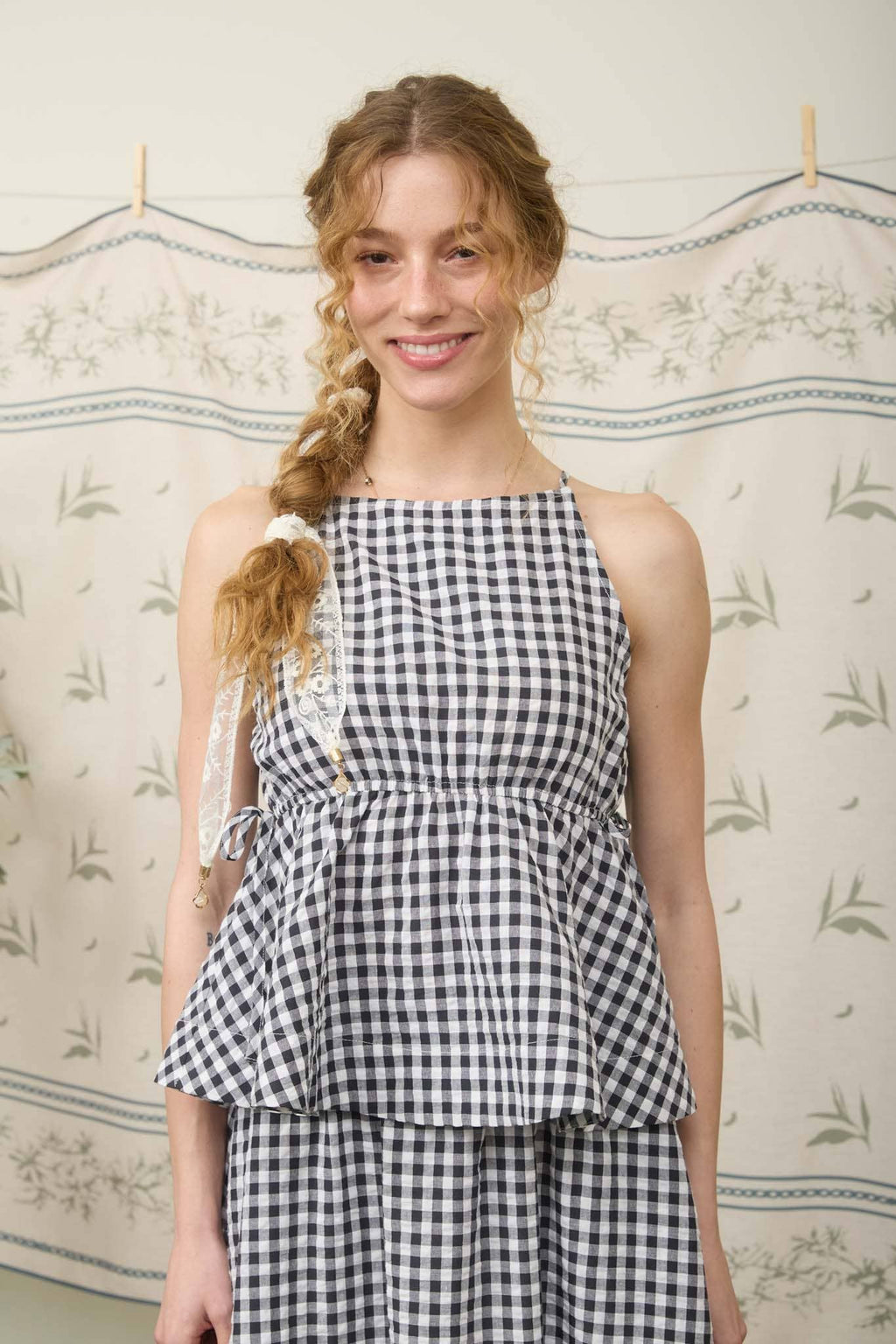 GINGHAM SLEEVELESS SIDE TIE BABYDOLL TOP : BLACK