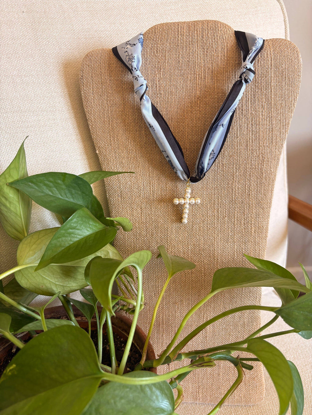 Scarf Necklace: Multiple Colors & Pendants