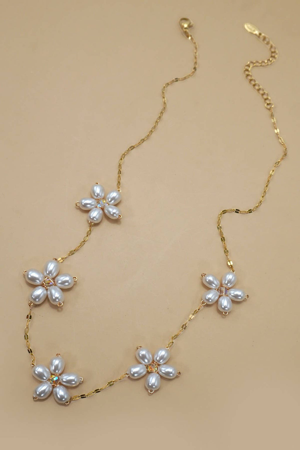 18K STAINLESS STEEL TARNISH PEARL FLOWER NECKLACE | 40NK9417: GOLD