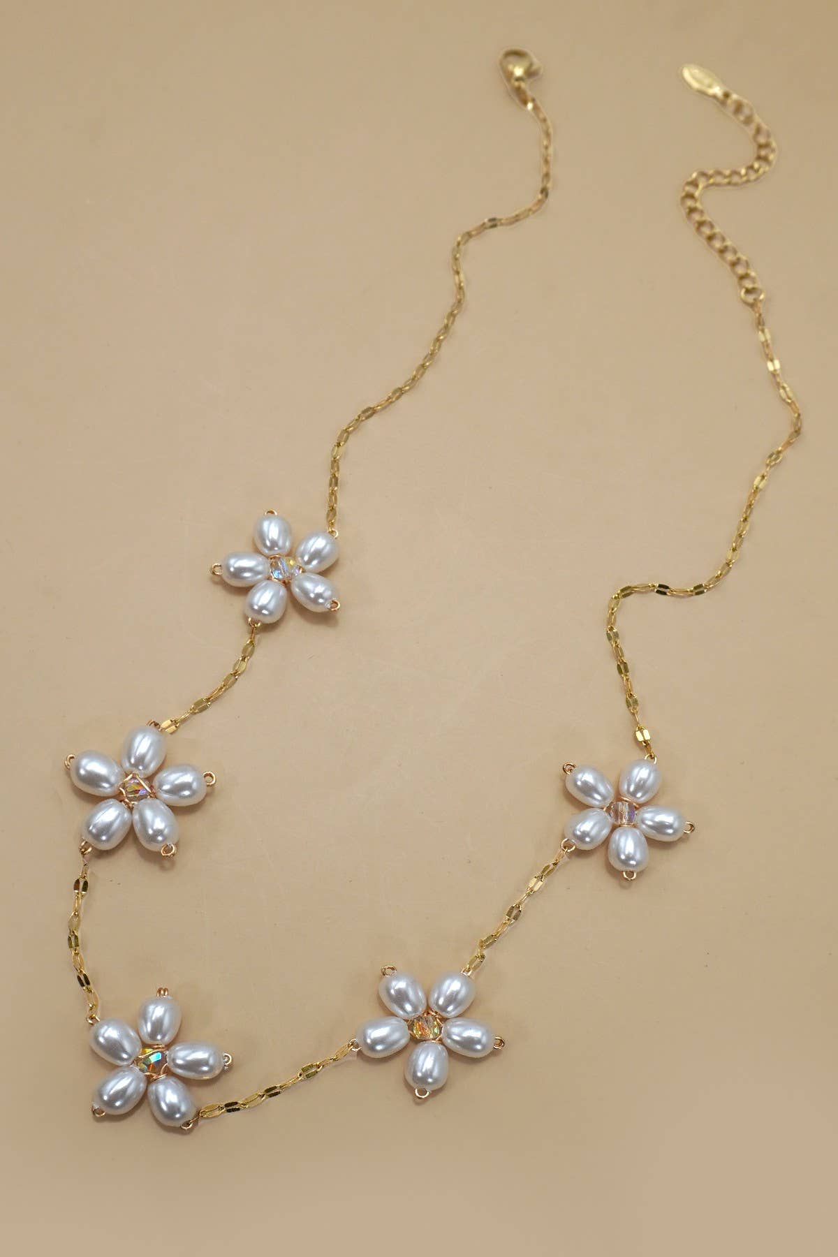 18K STAINLESS STEEL TARNISH PEARL FLOWER NECKLACE | 40NK9417: GOLD