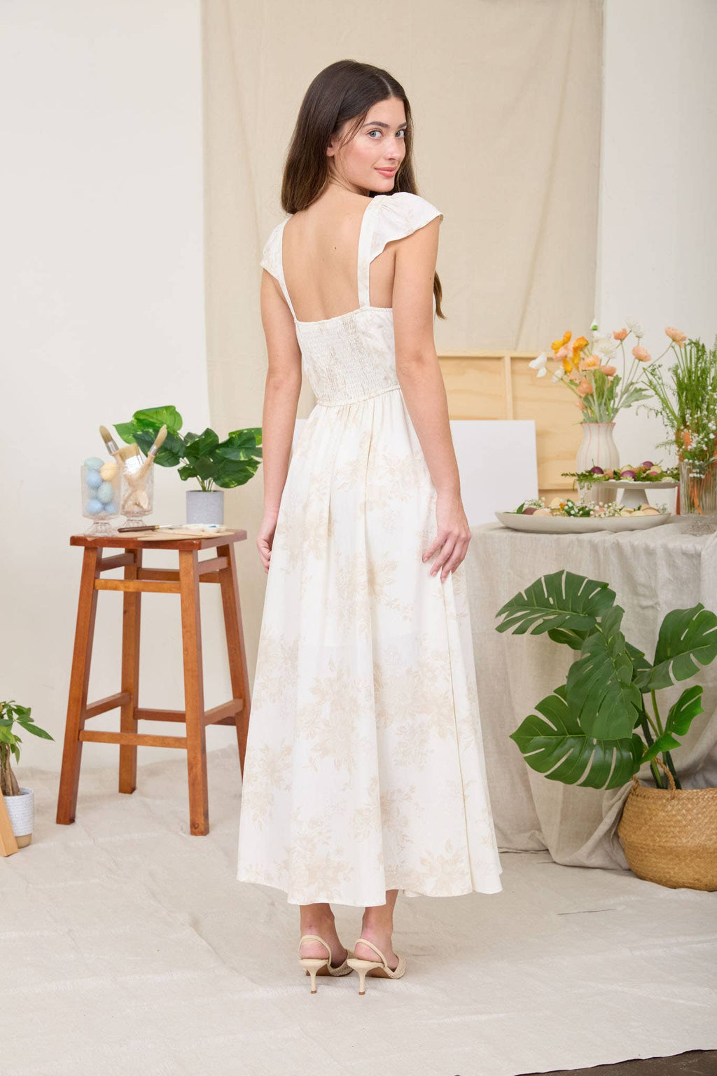 FLORAL SQUARE NECK BELL SLEEVE MIDI DRESS: LIGHT KHAKI