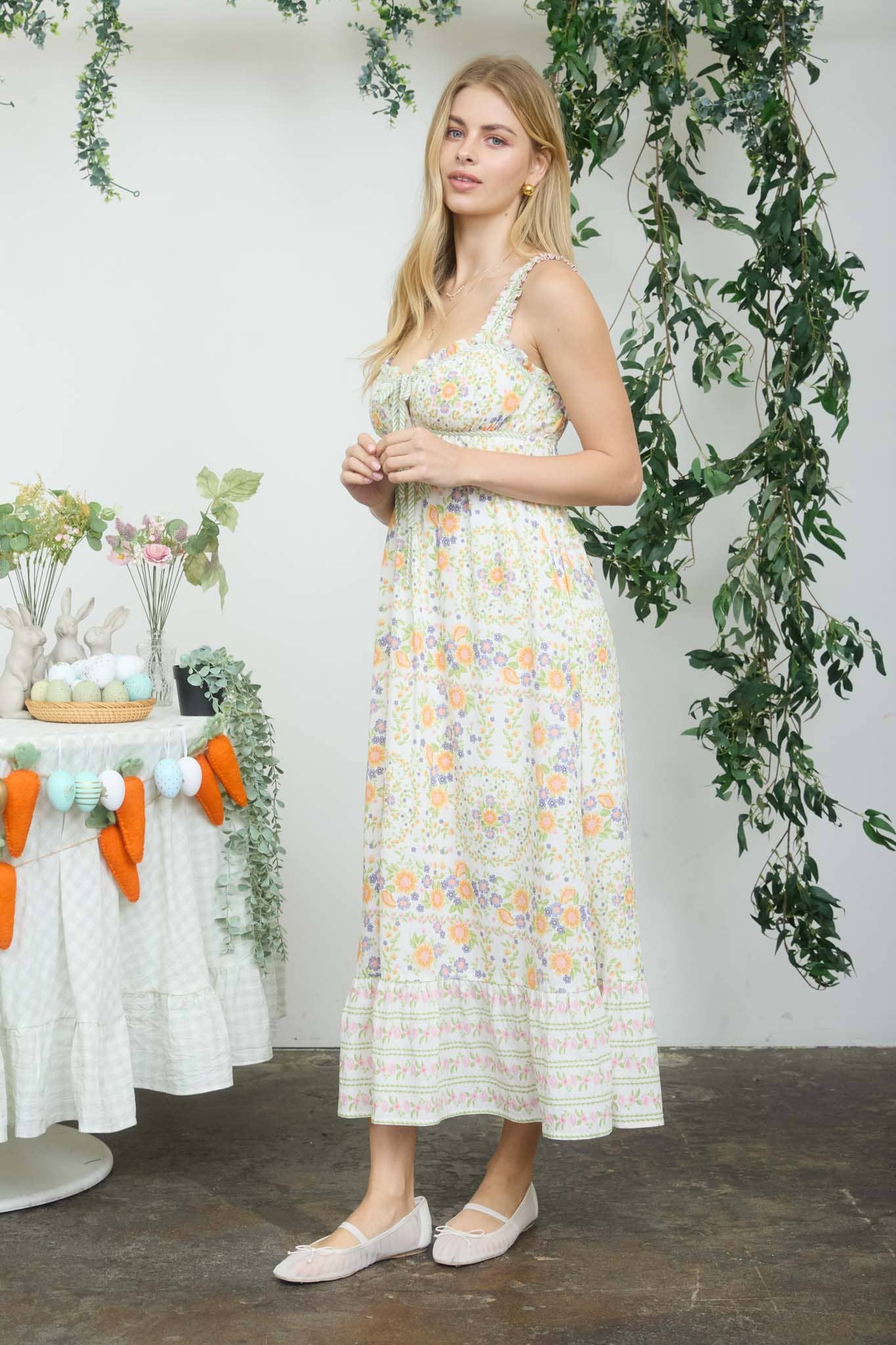 BORDER FLORAL SLEEVELESS FRONT TIE MIDI DRESS : GREEN MULTI