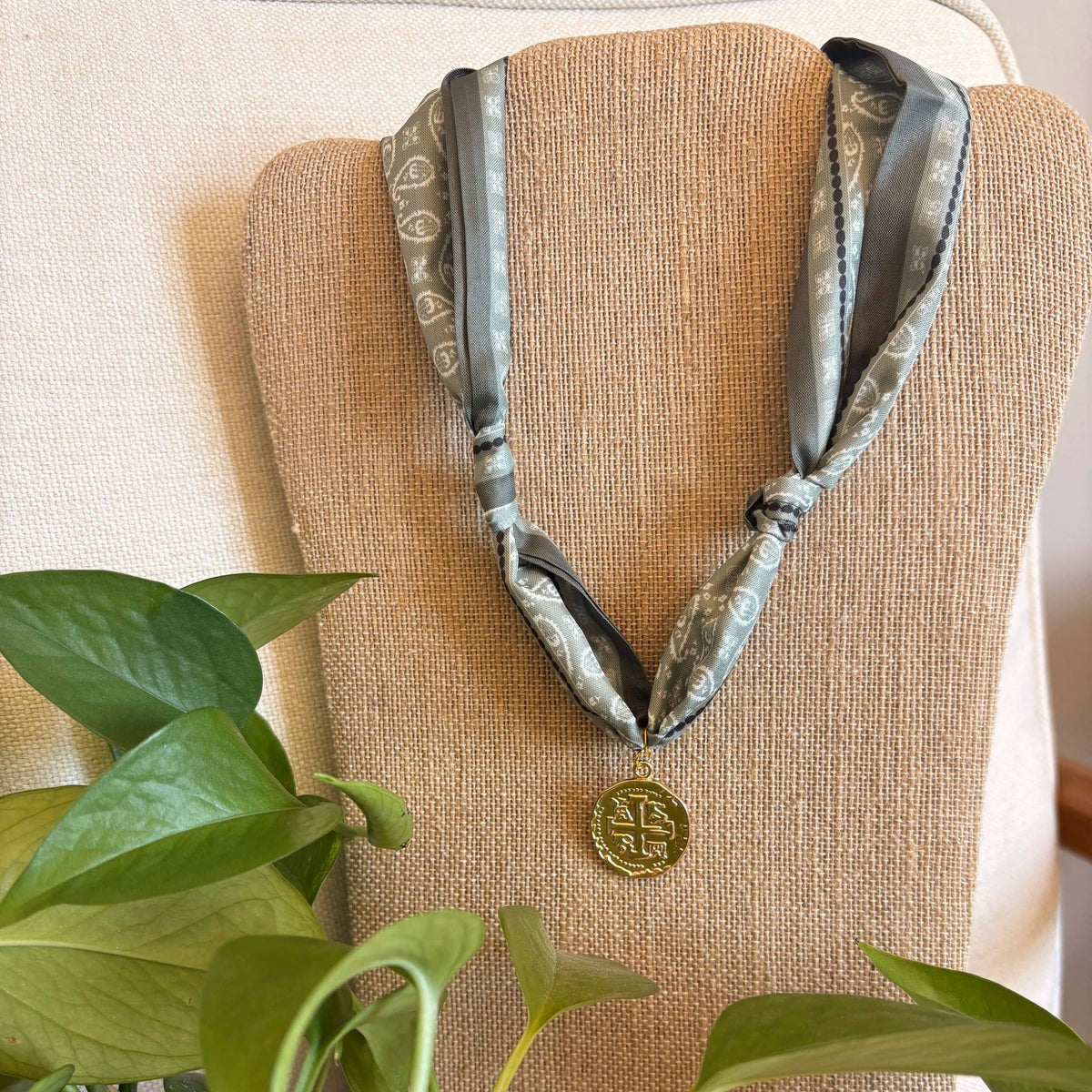 Scarf Necklace: Multiple Colors & Pendants