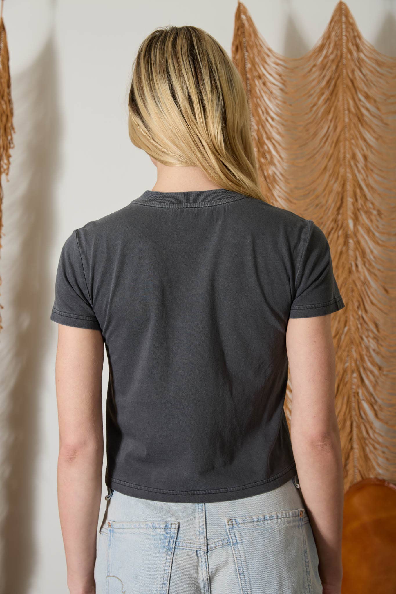 HOWDY COWBOY CROPPED KNIT T-SHIRT: CHARCOAL