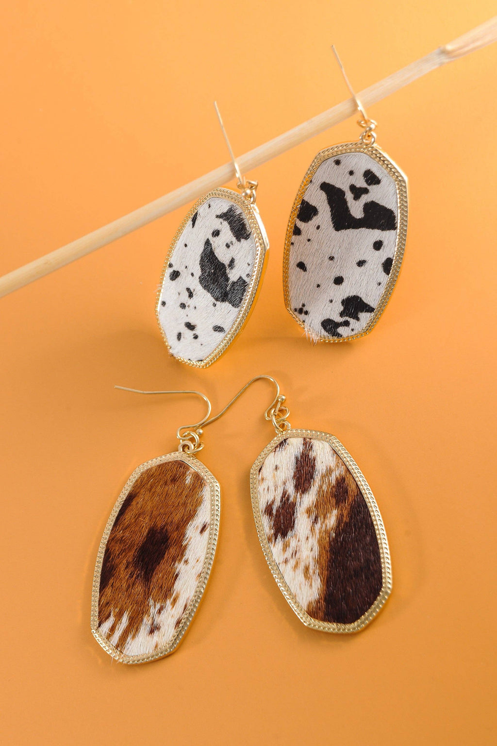 FAUX LEATHER GOLD DROP EARRINGS | 10E3051232: COW BLACK