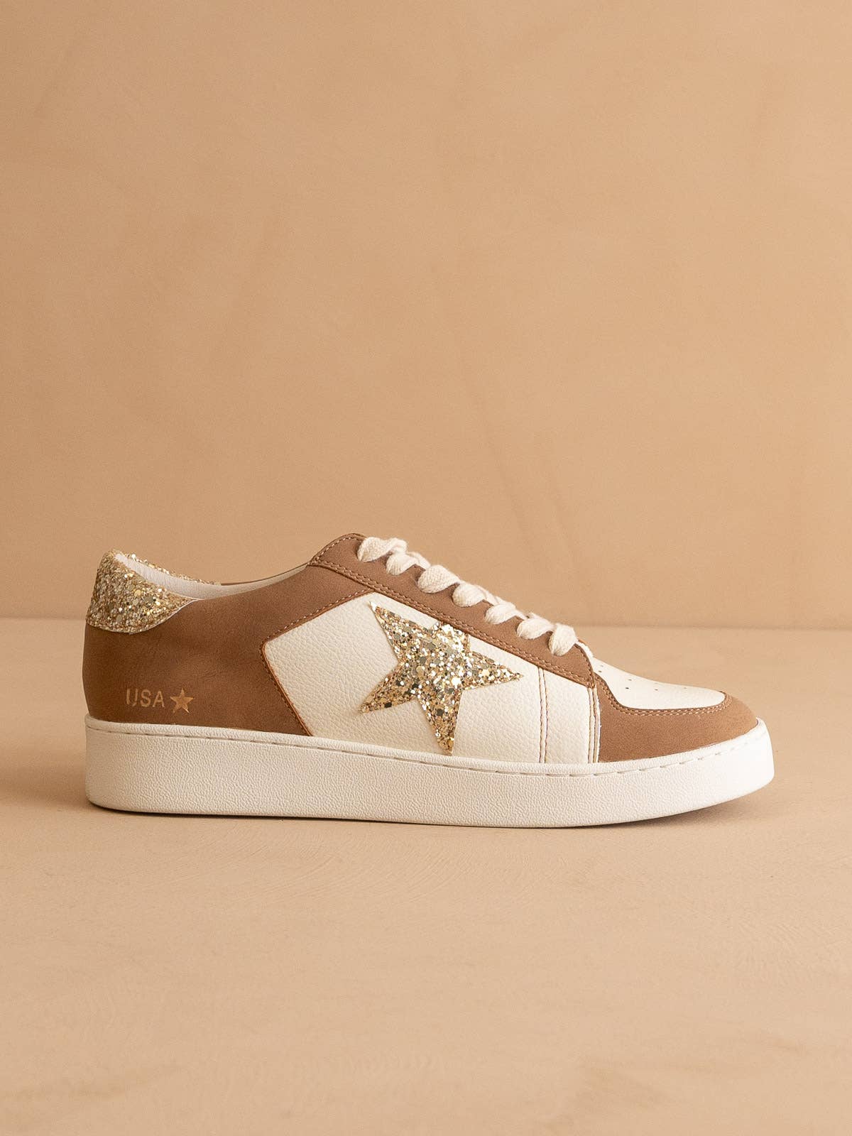 The Liberty | Camel Glitter Star Sneaker: CAMEL / 6.5