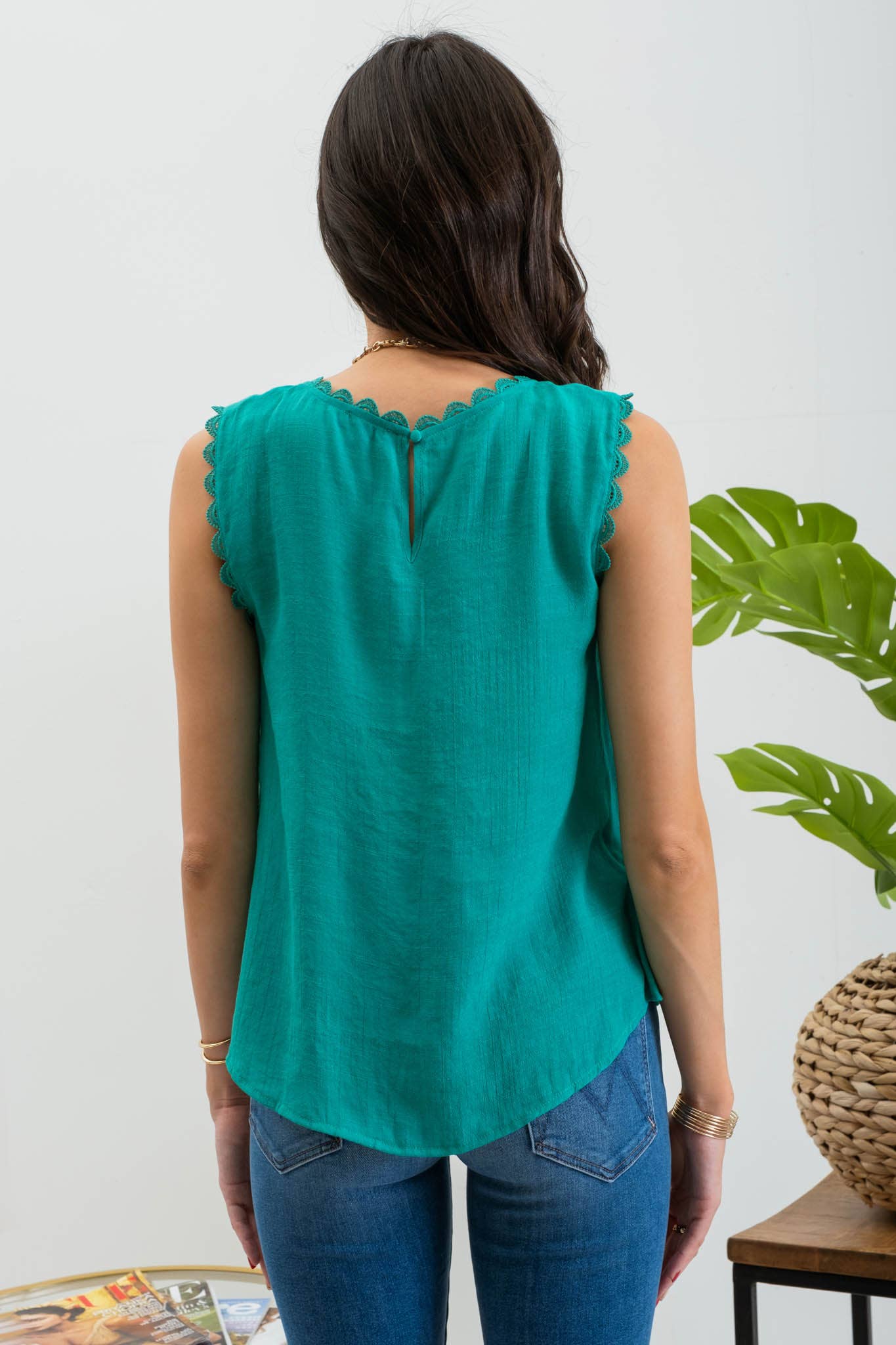 SLEEVELESS LACE EDGE WOVEN TOP: LIGHT TEAL