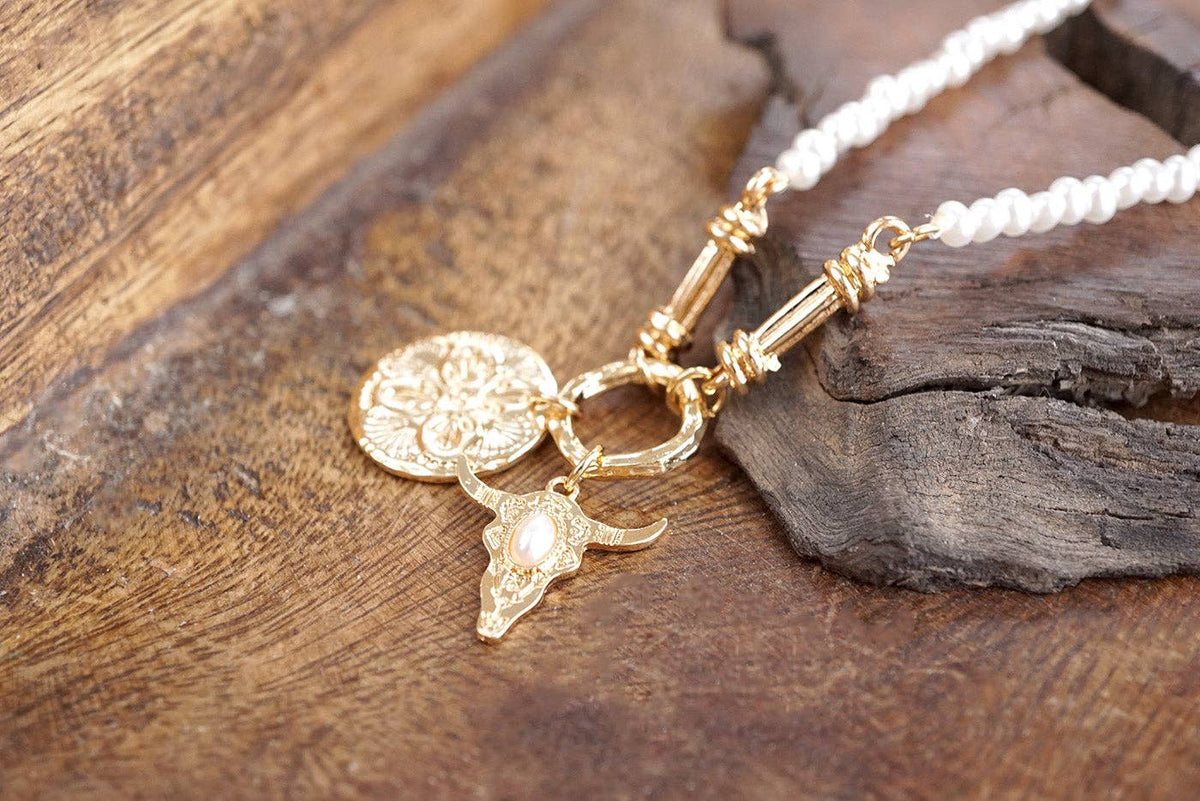 Prairie Pearl – Bull Skull Cluster Pendant Necklace