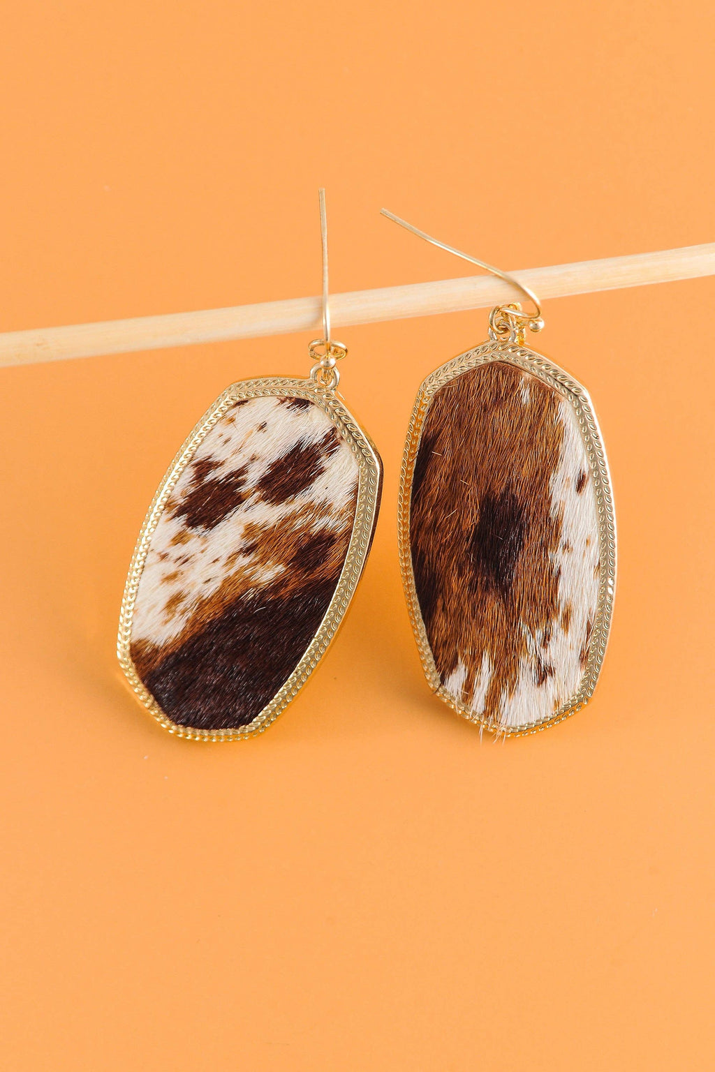 FAUX LEATHER GOLD DROP EARRINGS | 10E3051232: COW BLACK
