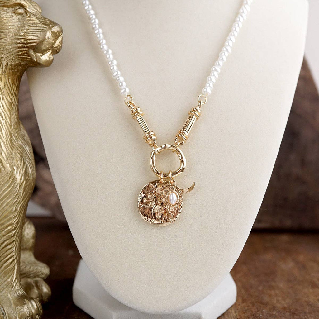 Prairie Pearl – Bull Skull Cluster Pendant Necklace