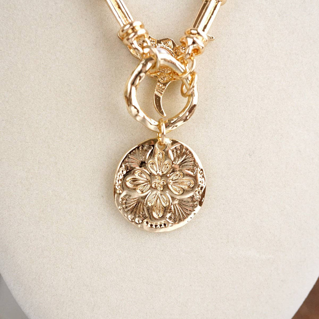 Prairie Pearl – Bull Skull Cluster Pendant Necklace